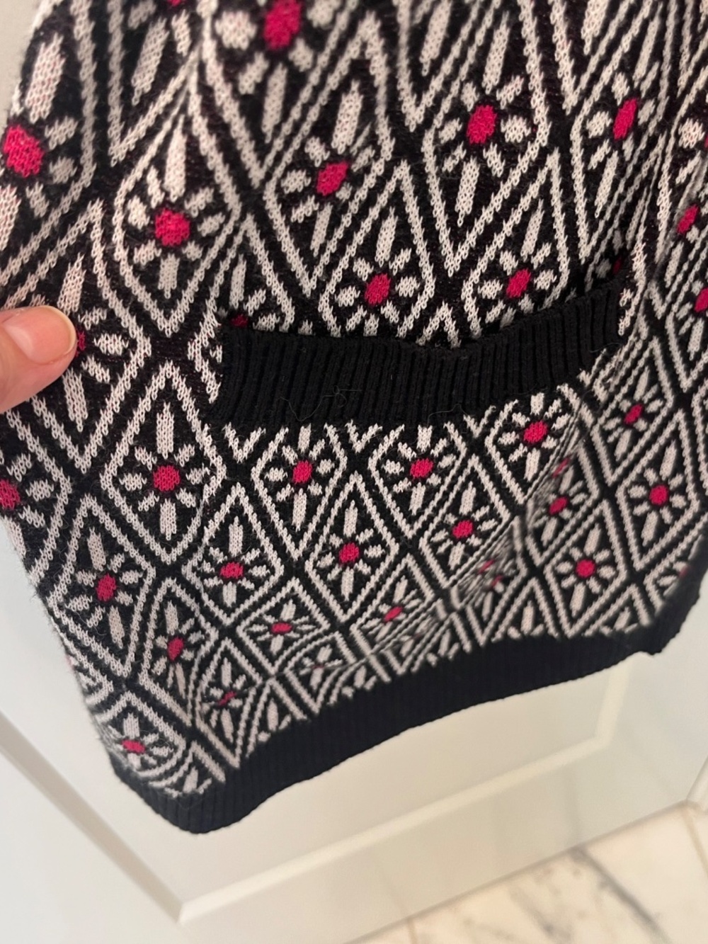 Beautiful sweater set - Picture 8 of 10